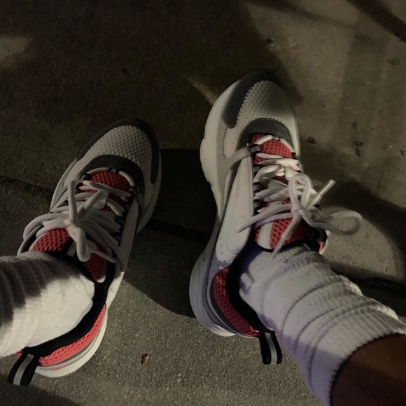 Fresh pair of Dior B22 size 7 in a half The Real Deal ! - Picture 2 of 2